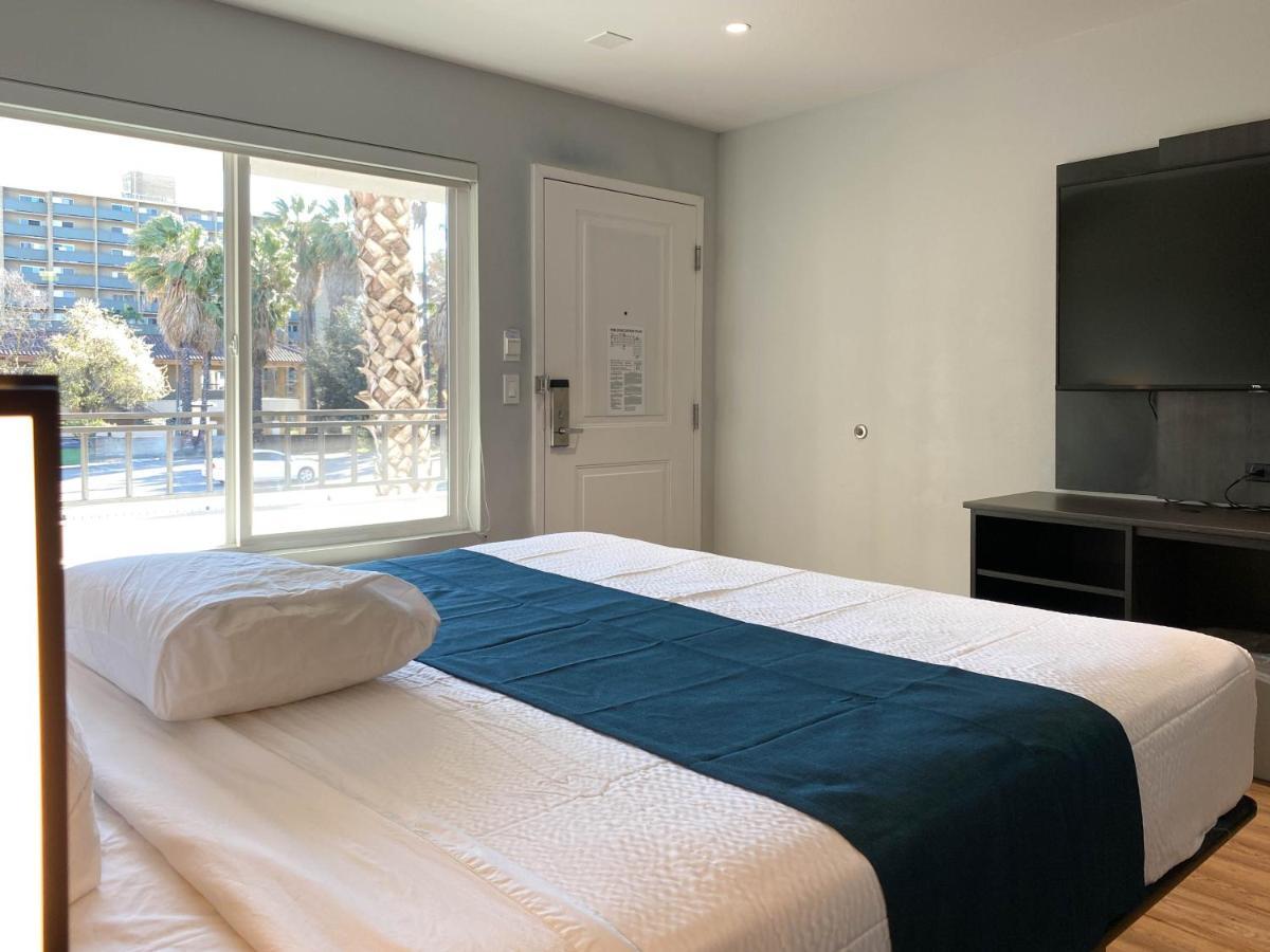 Studio 6 Suites Stockton, Ca Waterfront エクステリア 写真