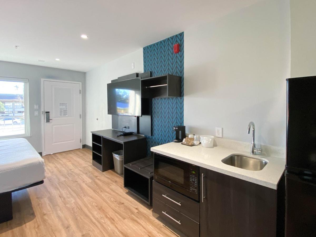 Studio 6 Suites Stockton, Ca Waterfront エクステリア 写真