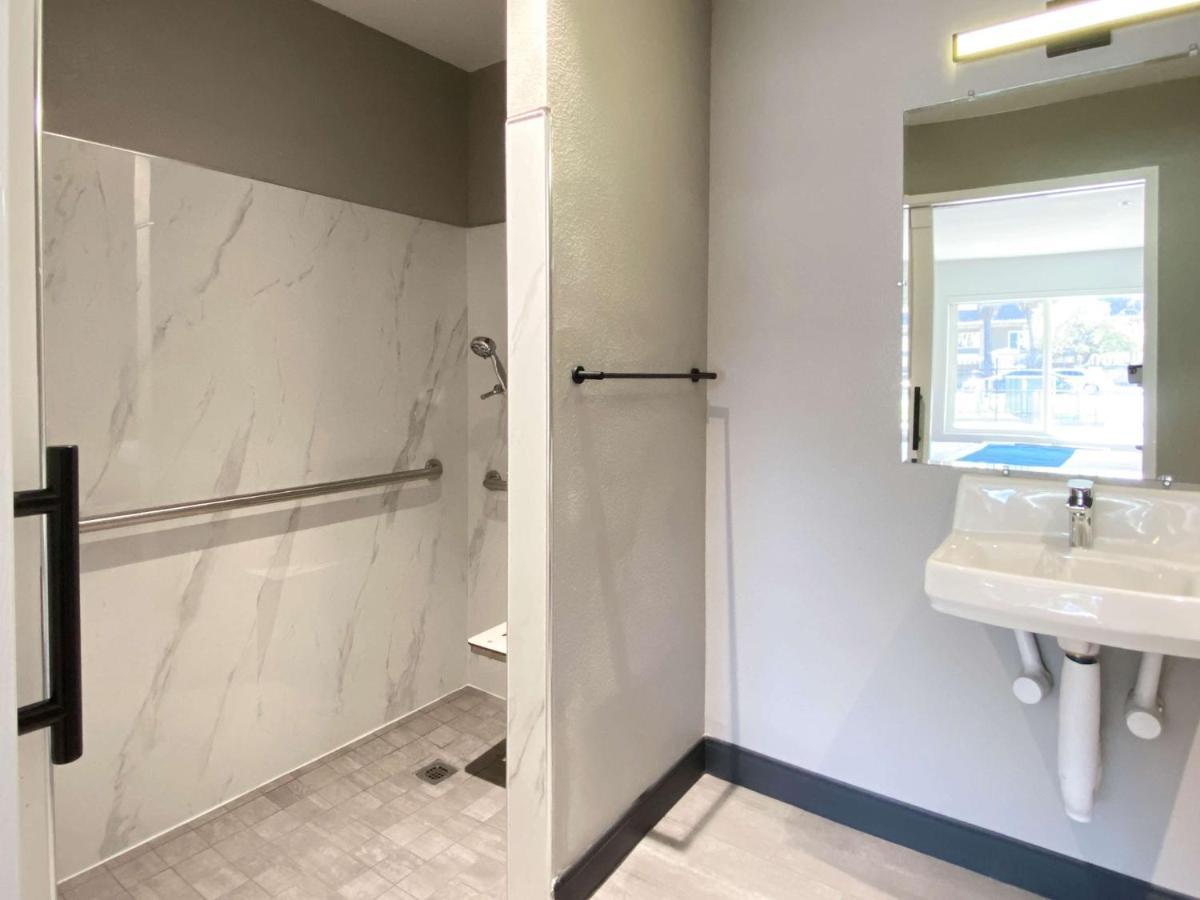 Studio 6 Suites Stockton, Ca Waterfront エクステリア 写真