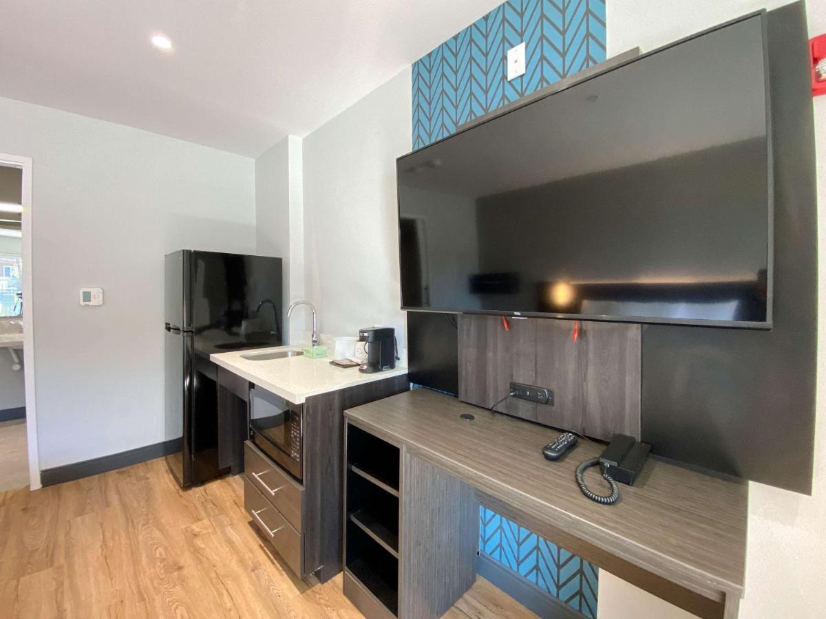 Studio 6 Suites Stockton, Ca Waterfront エクステリア 写真